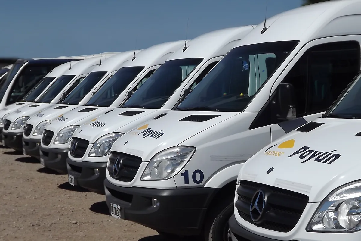 Flota de Expreso Payún destinada a servicios para empresas e instituciones en Malargüe, Mendoza