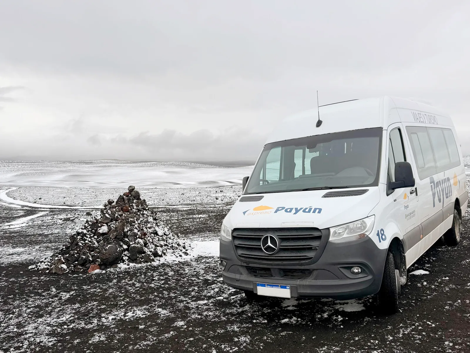 Unidad de Expreso Payún en terreno con nieve