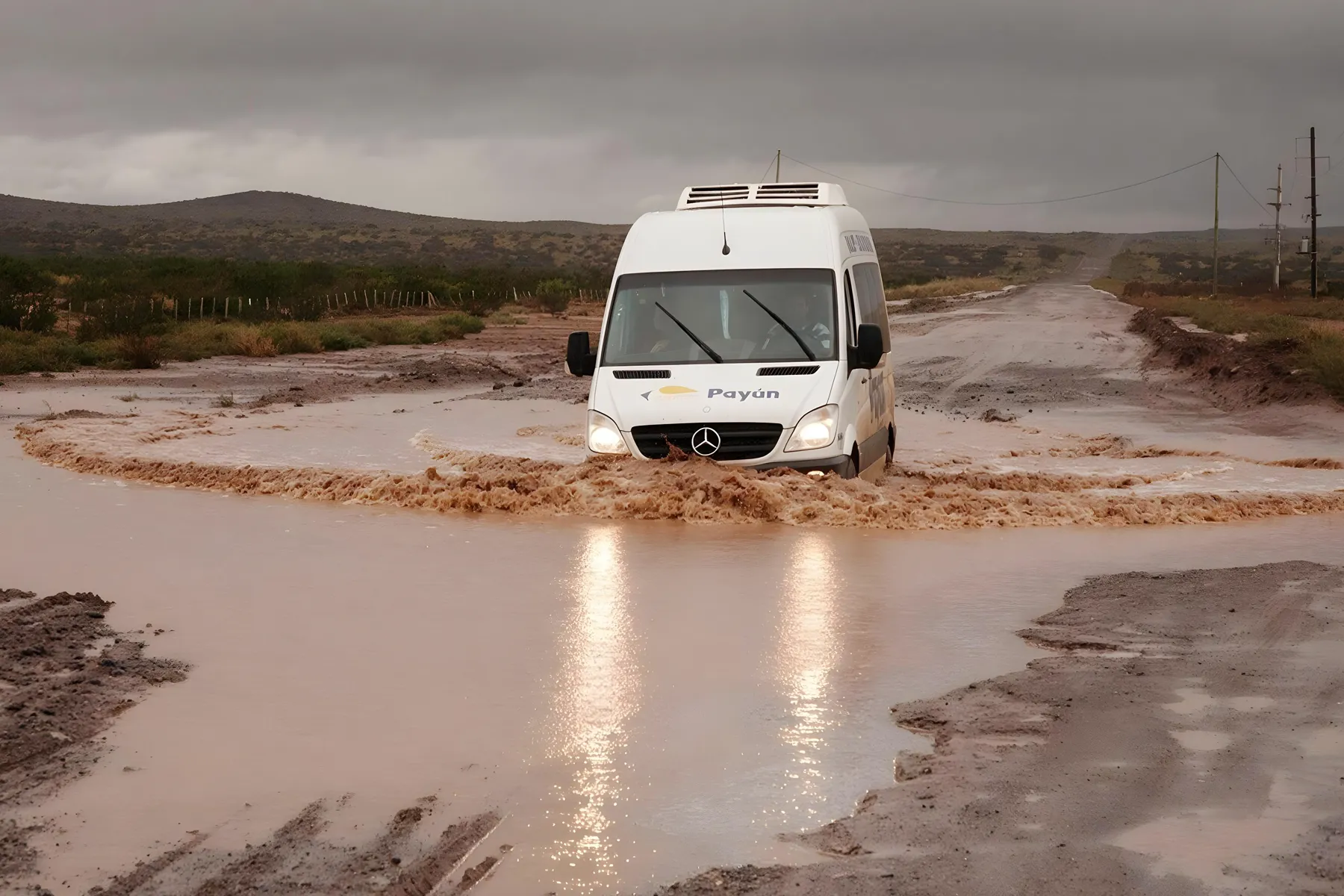 Unidad de Expreso Payún recorriendo caminos de Malargüe